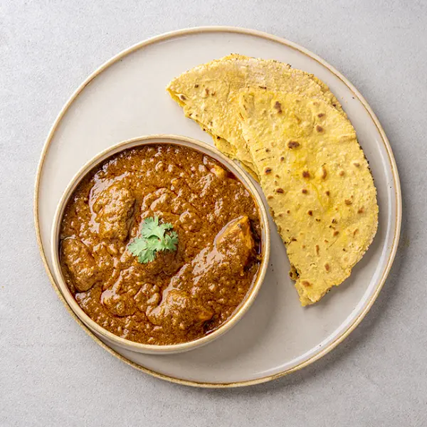 Laal Saag Murgh with Makki ki Roti